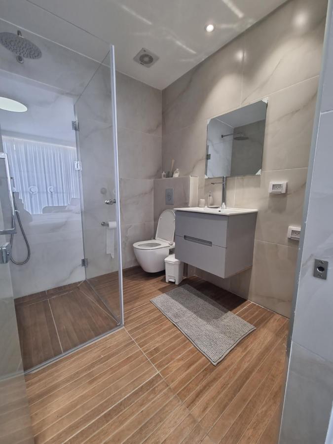 Ferienwohnung חוויה בכיכר Netanja Exterior foto