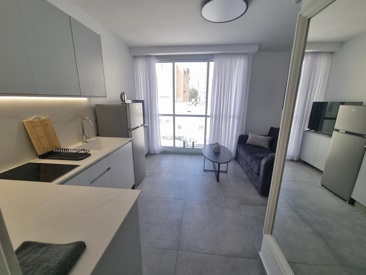 Ferienwohnung חוויה בכיכר Netanja Exterior foto