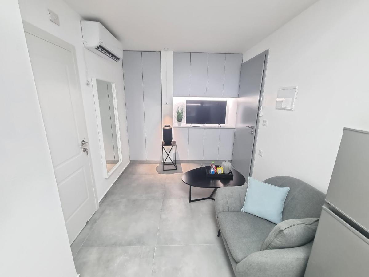 Ferienwohnung חוויה בכיכר Netanja Exterior foto