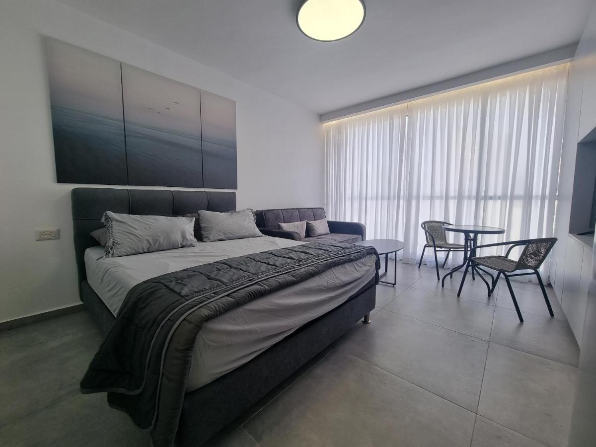 Ferienwohnung חוויה בכיכר Netanja Exterior foto