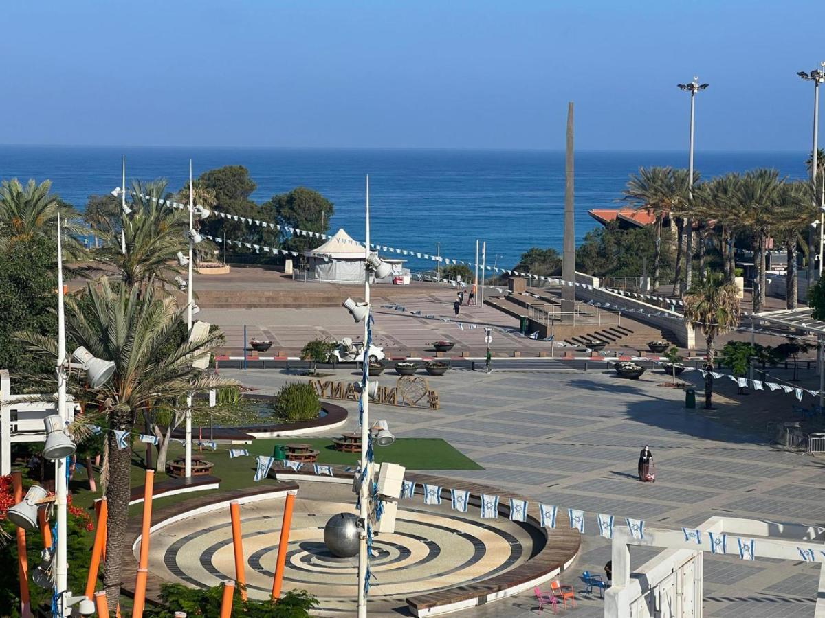 Ferienwohnung חוויה בכיכר Netanja Exterior foto